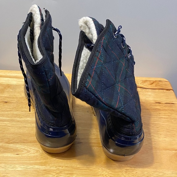 Plaid Duck Boots with Faux Fur Lining - Picture 3 of 6